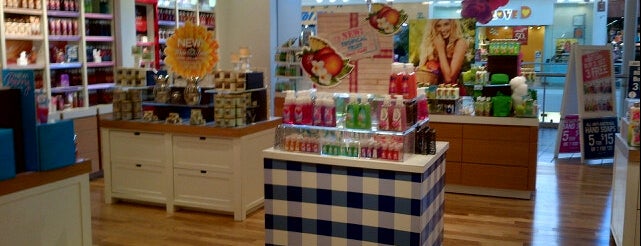 Bath & Body Works is one of Lisa’s Liked Places.