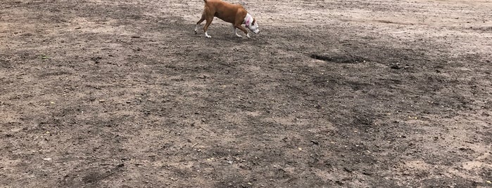 Barker Field Dog Park is one of Places I like.