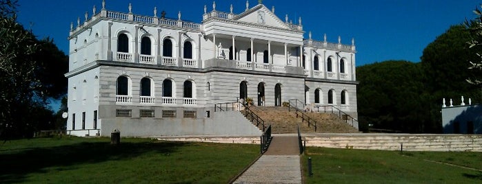 Palacio del Acebrón is one of Onuba / Huelva York.