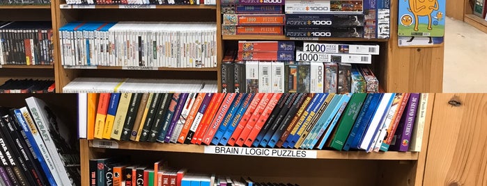 Half Price Books is one of Richard'ın Beğendiği Mekanlar.