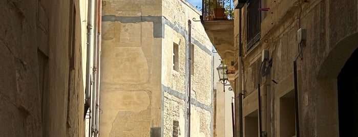 Lecce is one of random cities.