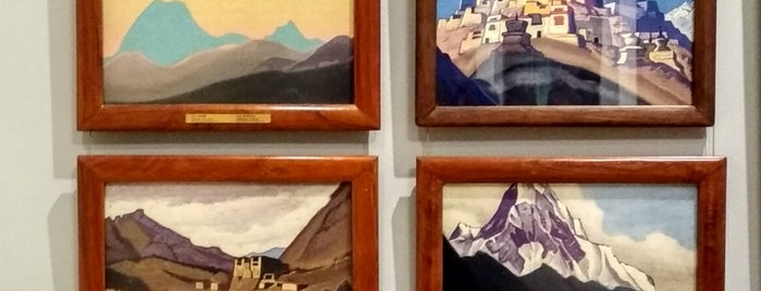 State Roerich Museum is one of Locais curtidos por kir.