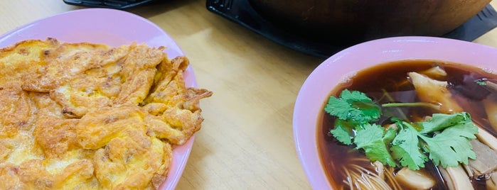 Sin Heng Claypot Bak Kut Teh 新興瓦煲肉骨茶 is one of Singapore Food 🇸🇬.