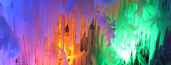2Degree Ice Art is one of Tempat yang Disukai MrChingu.