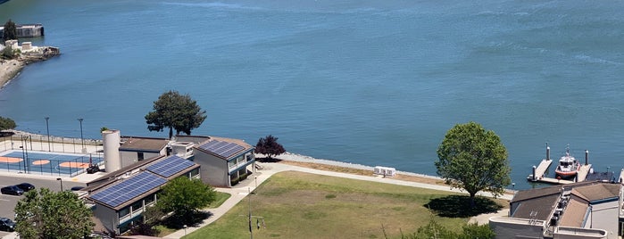 Treasure Island Coast Guard Station is one of Treasure Island.