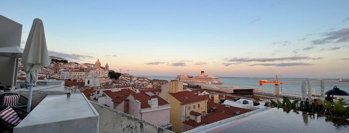 Rooftop / Terrace Memmo Alfama is one of Lissabon.