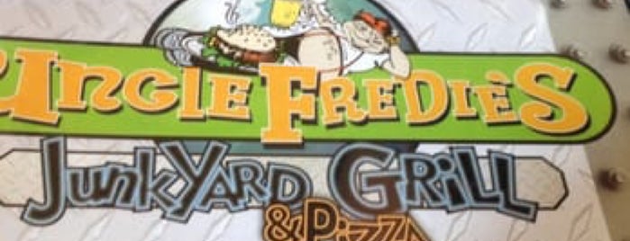 Uncle Fredie's Junkyard Grill & Pizza is one of Party list.