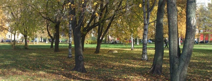 Сквер вдоль Пулковского шоссе is one of Парки Санкт-Петербурга [ЮЗ, Ю].