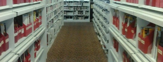 KCLS Bothell Library is one of Orte, die Erik gefallen.