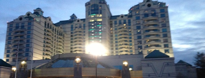 Foxwoods Resort Casino is one of Touristy things I want to see.