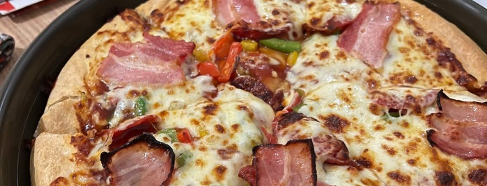 Pizza Hut is one of Nom Nom!.