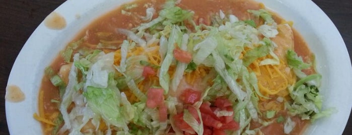 Santiago's Mexican Food is one of Tempat yang Disukai Evie.