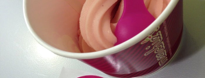 Menchie's is one of Joeさんのお気に入りスポット.