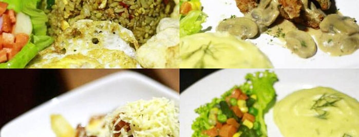 Al-Kahf Shisha Lounge & Restaurant is one of Food.