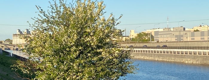 Атаманский мост is one of St Petersburg - city of bridges.