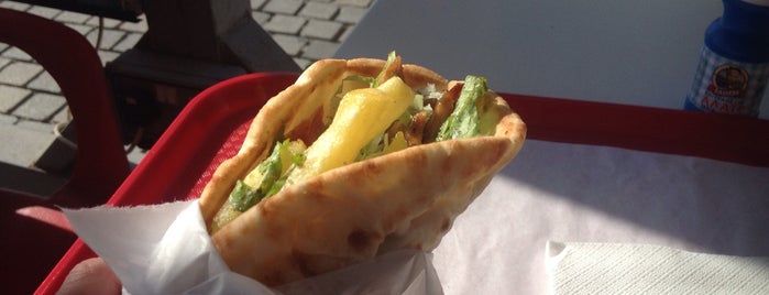 Creta Gyros Souvlaki is one of Tempat yang Disukai Oliver.