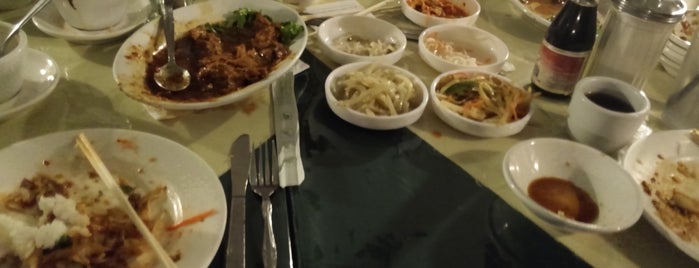 Sunny's Korean Restaurant is one of Food To Try.