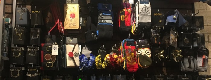 Hot Topic is one of Alo’s Liked Places.