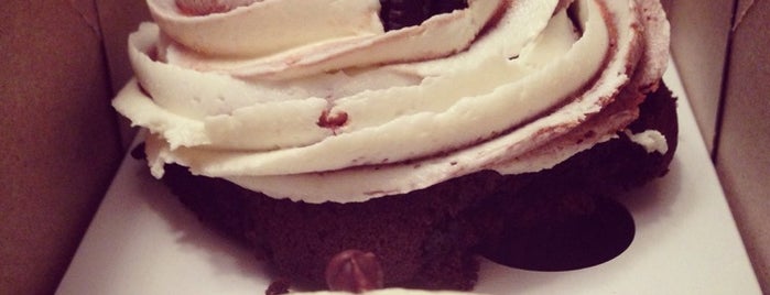 Cupcakes by Heather & Lori is one of Posti che sono piaciuti a Dan.