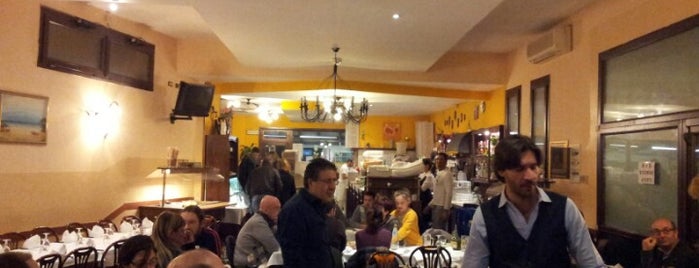 Pizzeria Le Rose 2 is one of #4sqCities#Bologna - 80 Tips for travellers!.