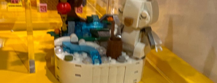 The LEGO Store is one of Chicago.