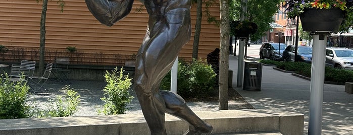 Statue of Arnold Schwarzenegger is one of Columbus, OH.