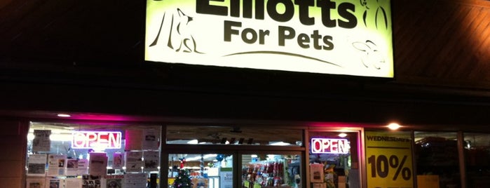 Elliott's For Pets is one of Tempat yang Disukai Karl.
