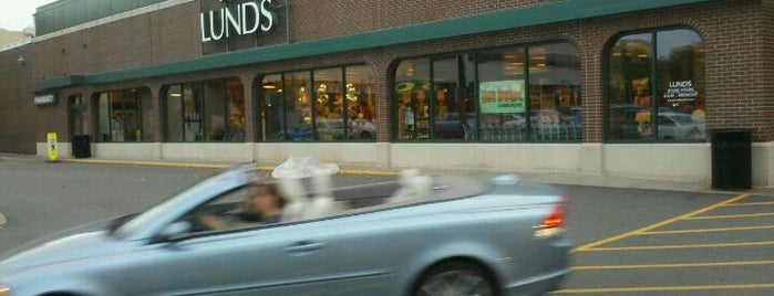 Lunds & Byerlys is one of Tempat yang Disukai Brian.