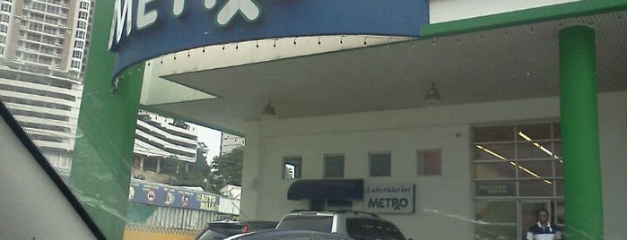Farmacias Metro is one of Locais curtidos por Omar.