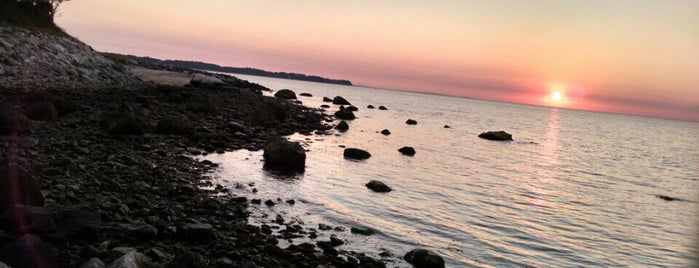 Old Field Point Groin is one of Chill Spots.