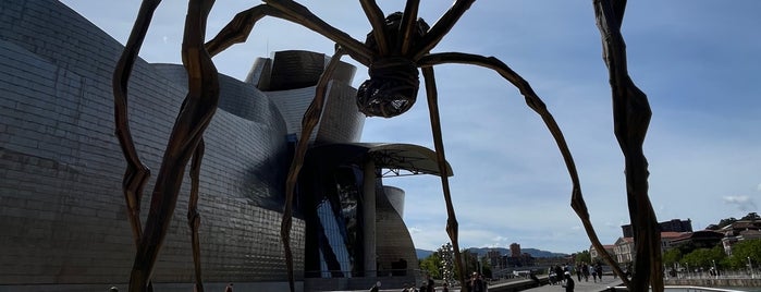 Araña del Guggenheim (Mamá) is one of Bilbao/San Seb.