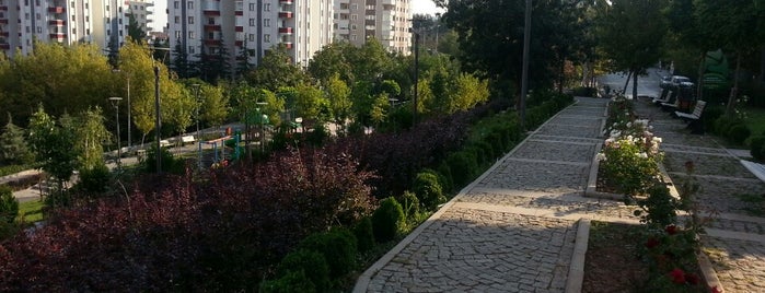 Gül Parkı is one of สถานที่ที่ Emre ถูกใจ.