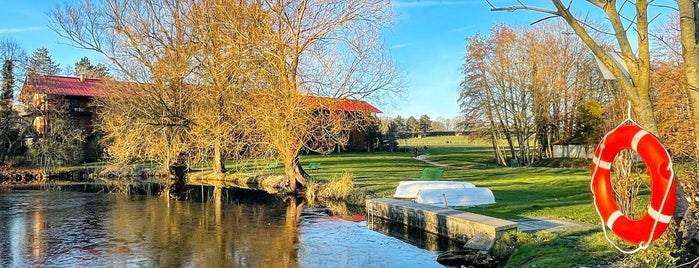 Le Barn is one of Hôtel.