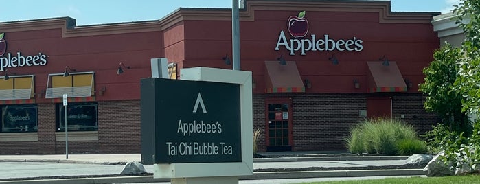 Applebee's Grill + Bar is one of Likeeeee :).