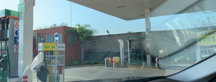Gasolinera is one of Giovanna’s Liked Places.