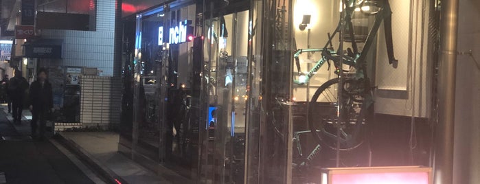 Bianchi Concept Store is one of 行ったことのある自転車店.