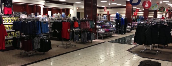 JCPenney is one of Lugares favoritos de Steve.