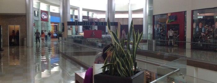 Multiplaza Escazú is one of Places.