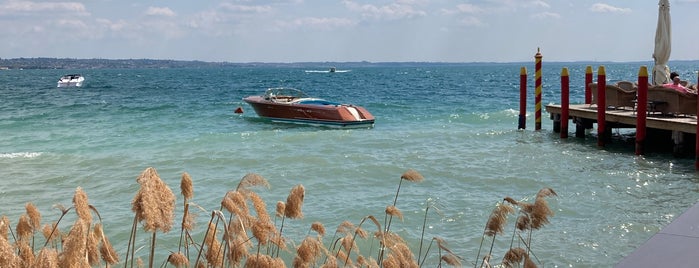 Taverna San Vigilio is one of SHORT LOCAL TRIP.