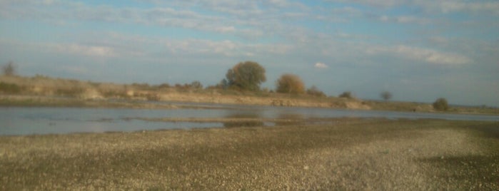 Axios River is one of Tempat yang Disukai Emre.