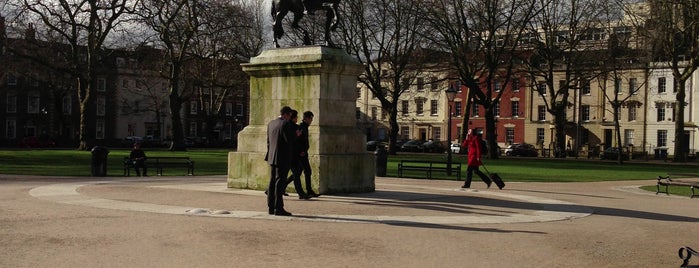 Queen Square is one of Bristol.