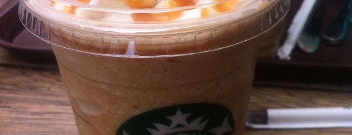 Starbucks is one of Lugares favoritos de Zehra.