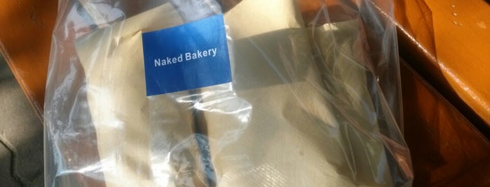 Naked Bakery is one of 완주.