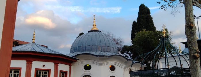Sümbül Efendi Camii is one of Adilosさんのお気に入りスポット.