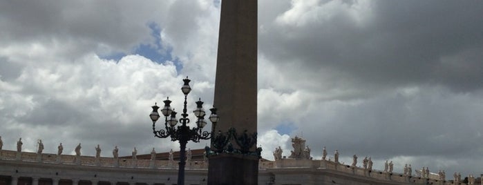 Vatikanischer Obelisk is one of Orte, die Stef gefallen.