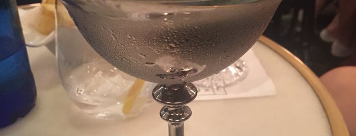 Dry Martini is one of Locais curtidos por PasteleriaADomicilio.com.