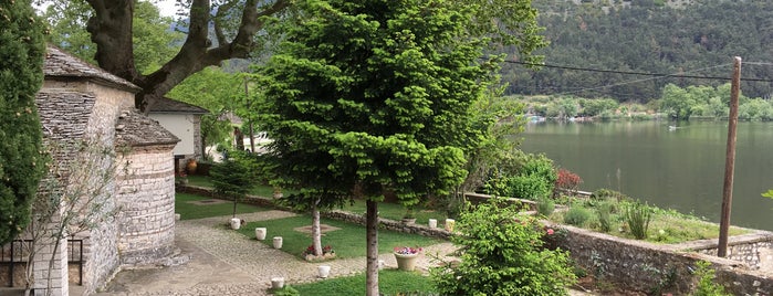 Μουσείο Αλή Πασά is one of Tempat yang Disukai Theo.