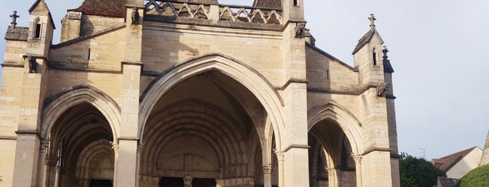 Basilique Notre Dame is one of สถานที่ที่ Yongsuk ถูกใจ.