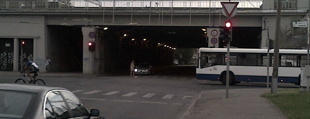 Tunnel ferroviario della via Dzirnavu is one of Tilti.