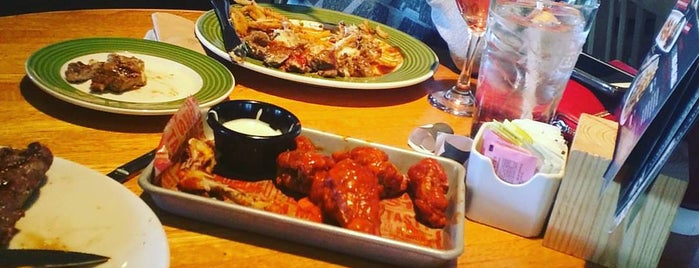 Applebee's Grill + Bar is one of Dinner.